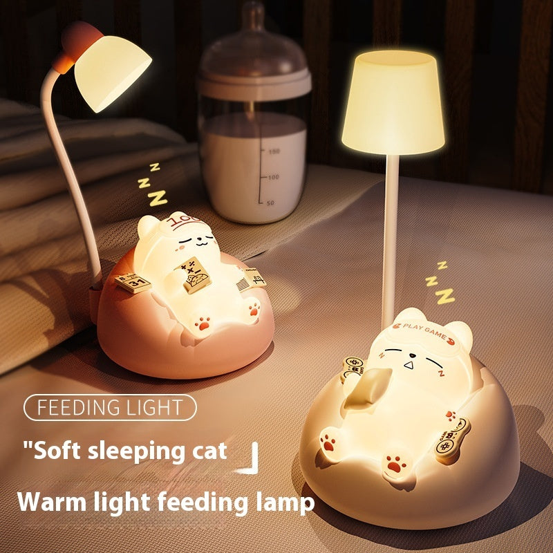 Nachtlampe mit schlafender Katze